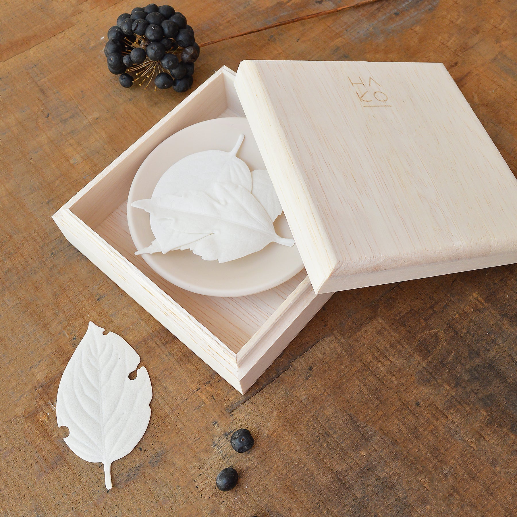 HA KO Paper Incense Wooden Gift Box of 6